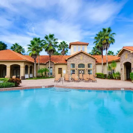 Family Friendly Poolside Condo 15 Mins To Disney